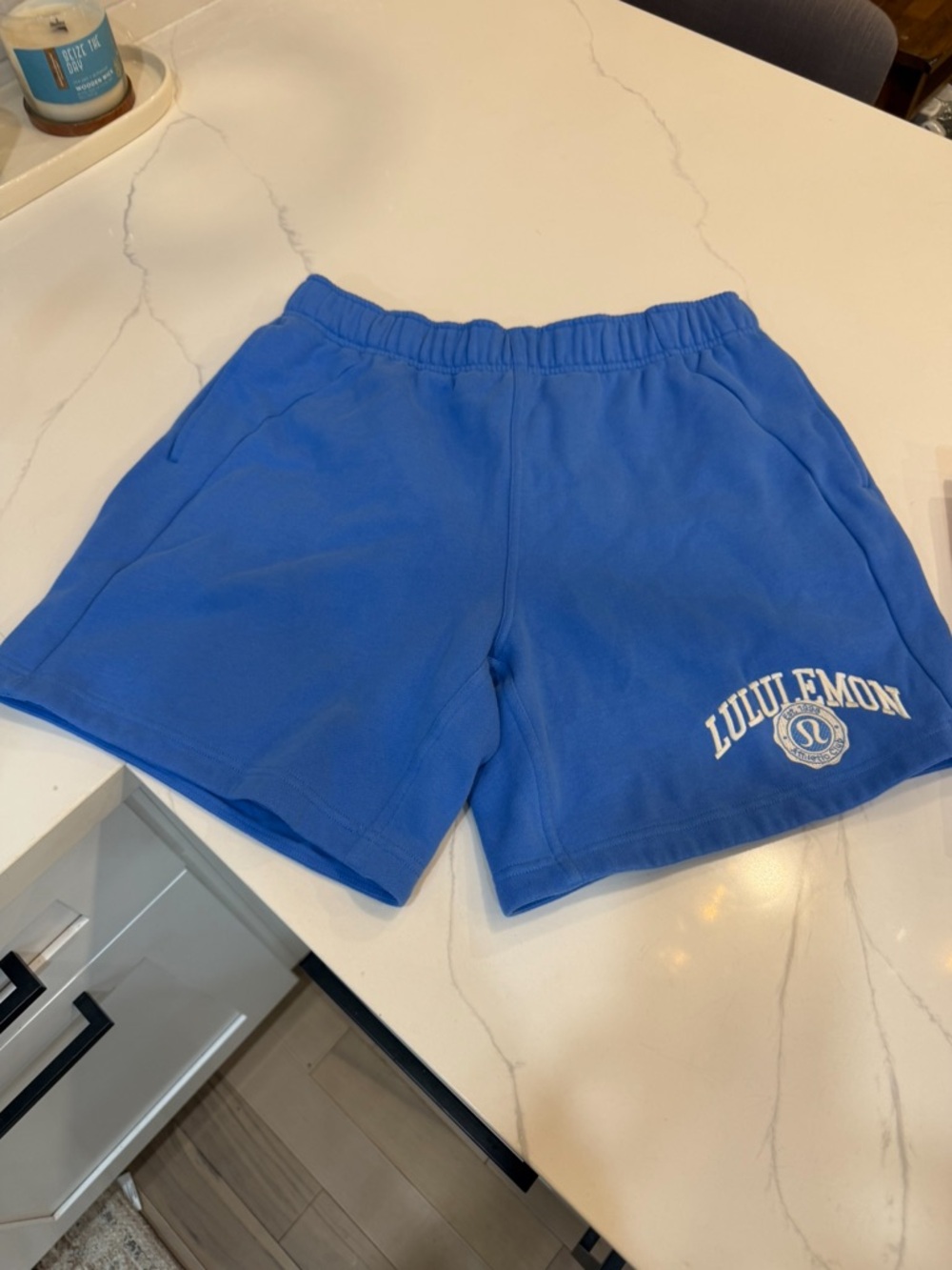 lululemon athletica Women's Scuba Mid-Rise Oversized Short 7" pool party  size M - Picture 8 of 12